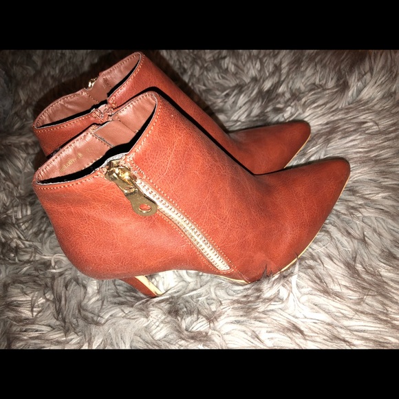 Heels - Picture 2 of 6